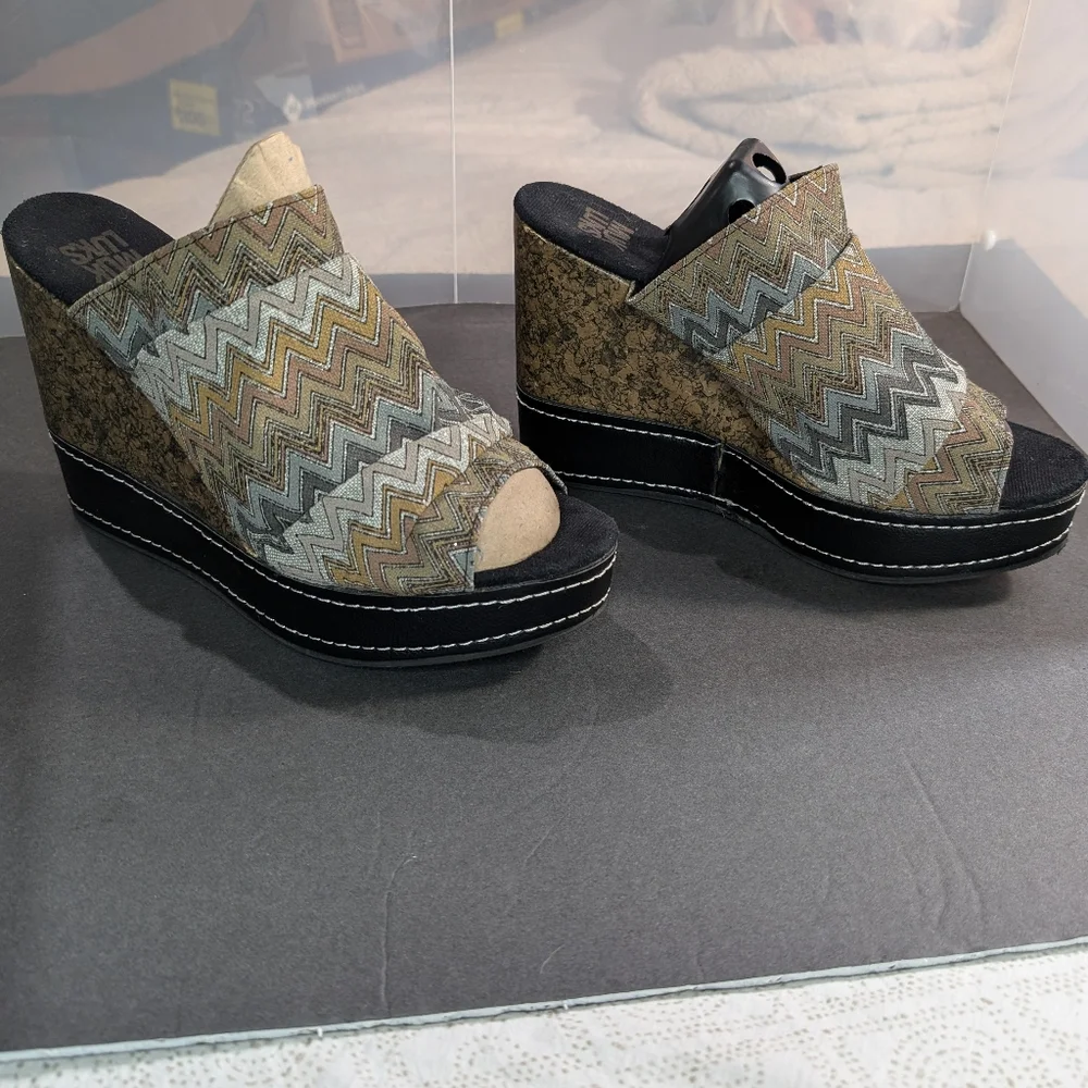 Muk Luks Peyton 9 mod zigzag‎ platform 1